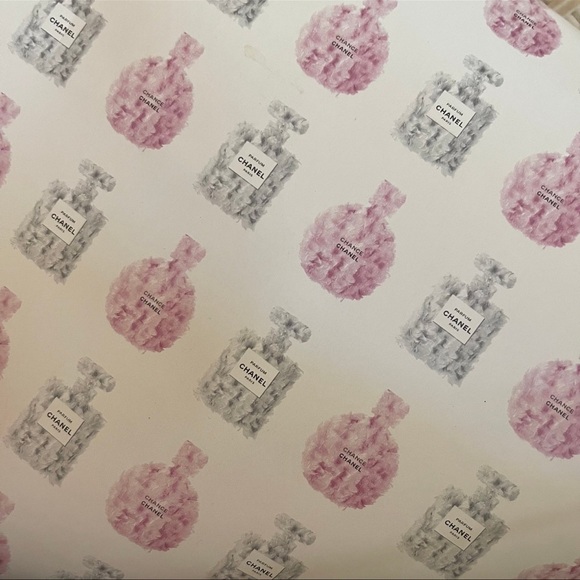 Authentic Chanel Wrapping Paper - Picture 2 of 4
